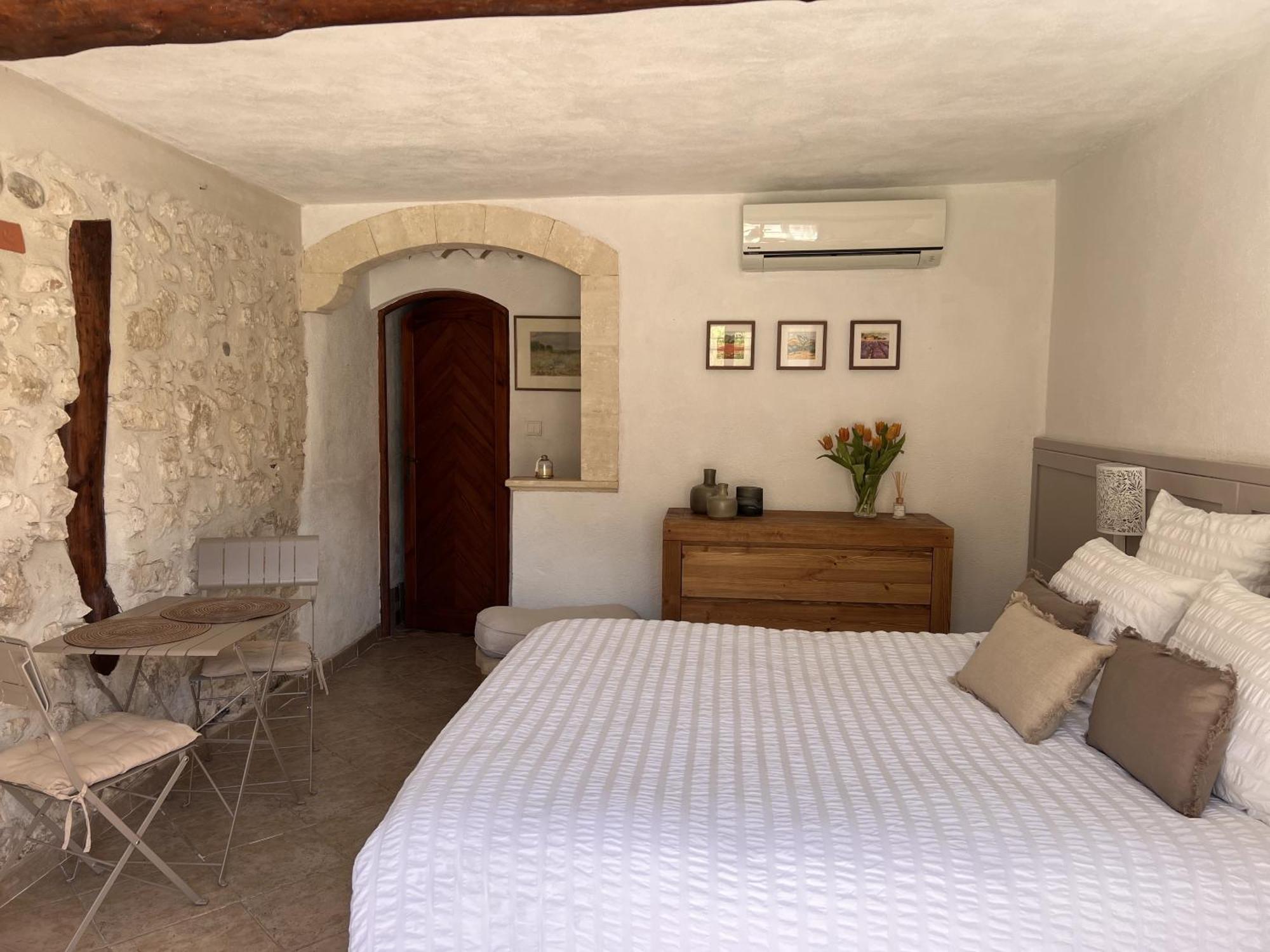 Mas D'auseu Bed & Breakfast Cavaillon